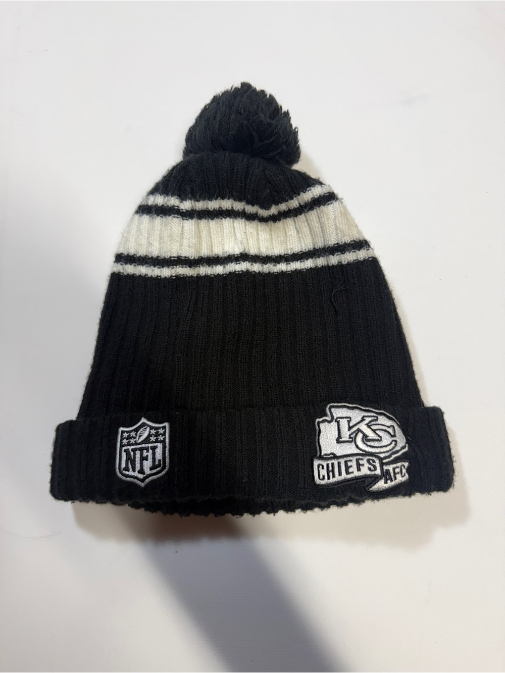New Era Kids Black & White Kansas City Chiefs Pom Beanie
